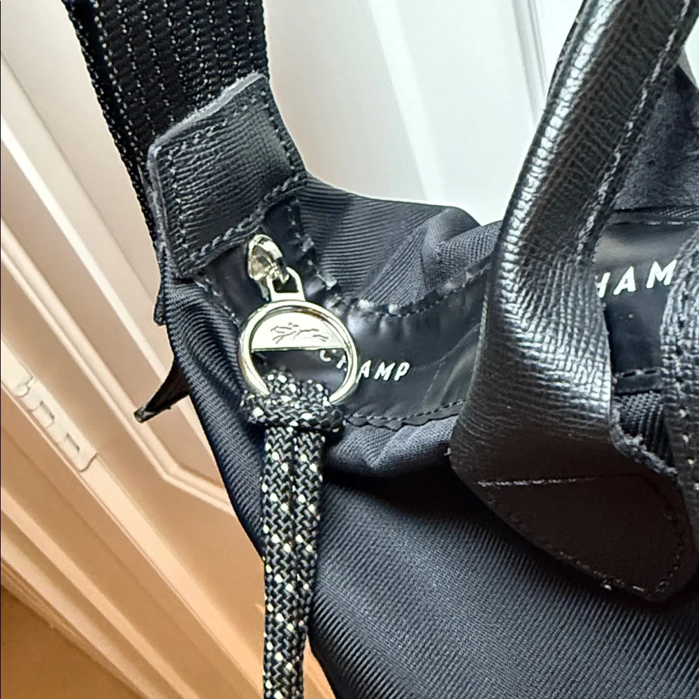 Longchamp Le Pliage Energy Medium Crossbody - Picture 4 of 16